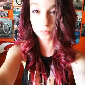 Meet your Posher, Becca